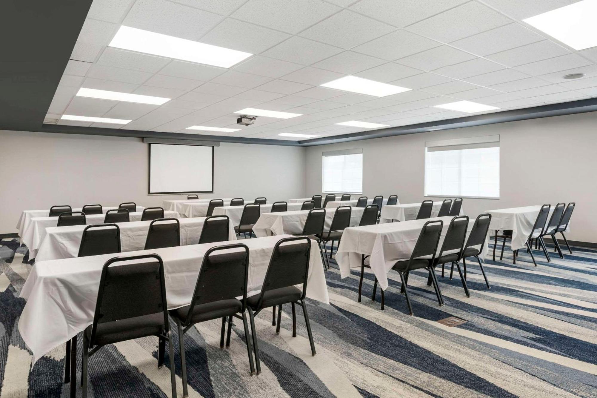 Comfort Suites Elgin Dış mekan fotoğraf